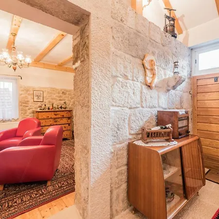 Prázdninový dům Jj *