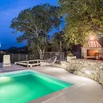 Jj Holiday home *