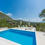 Jj Holiday home *