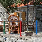 Jj Omis