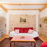 Holiday home Jj Omis