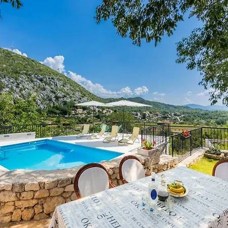 Jj Holiday home *